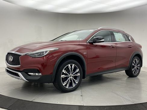 Used 2017 INFINITI QX30 Premium w/ Technology Package AWD/4WD image 1