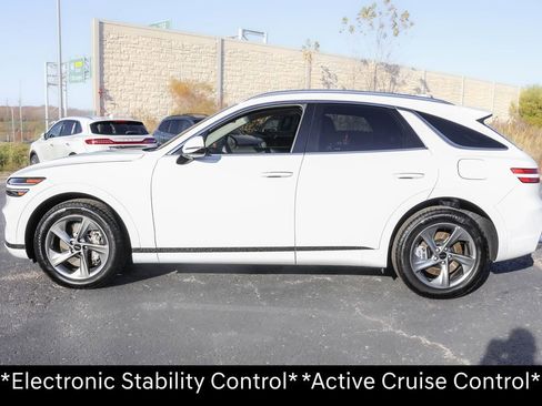 Used 2026 Genesis GV70 2.5T Select image 9