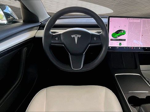 Used 2022 Tesla Model 3 Long Range AWD/4WD image 4