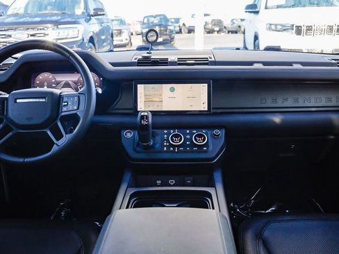 Used 2024 Land Rover Defender 110 X-Dynamic SE image 13