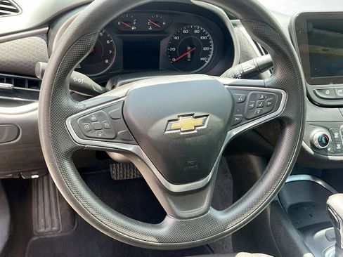 Used 2022 Chevrolet Malibu LT FWD image 11