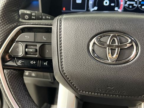 Used 2024 Toyota Tundra Platinum AWD/4WD image 18
