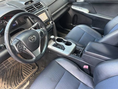 Used 2014 Toyota Camry SE FWD image 8