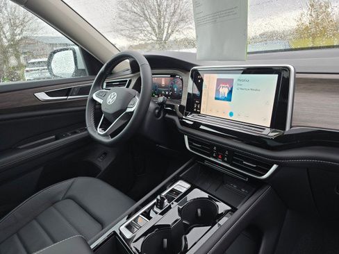 New 2026 Volkswagen Atlas SEL image 10