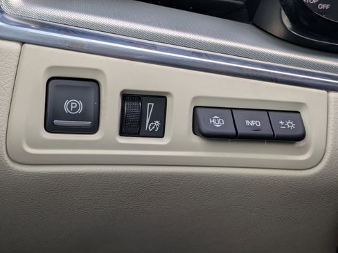 Certified 2022 Cadillac XT5 Premium Luxury w/ Technology Package FWD image 24