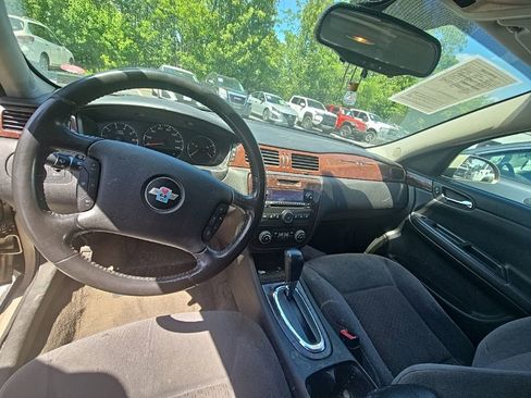 Used 2012 Chevrolet Impala LT w/ LT Sunroof Package FWD image 6