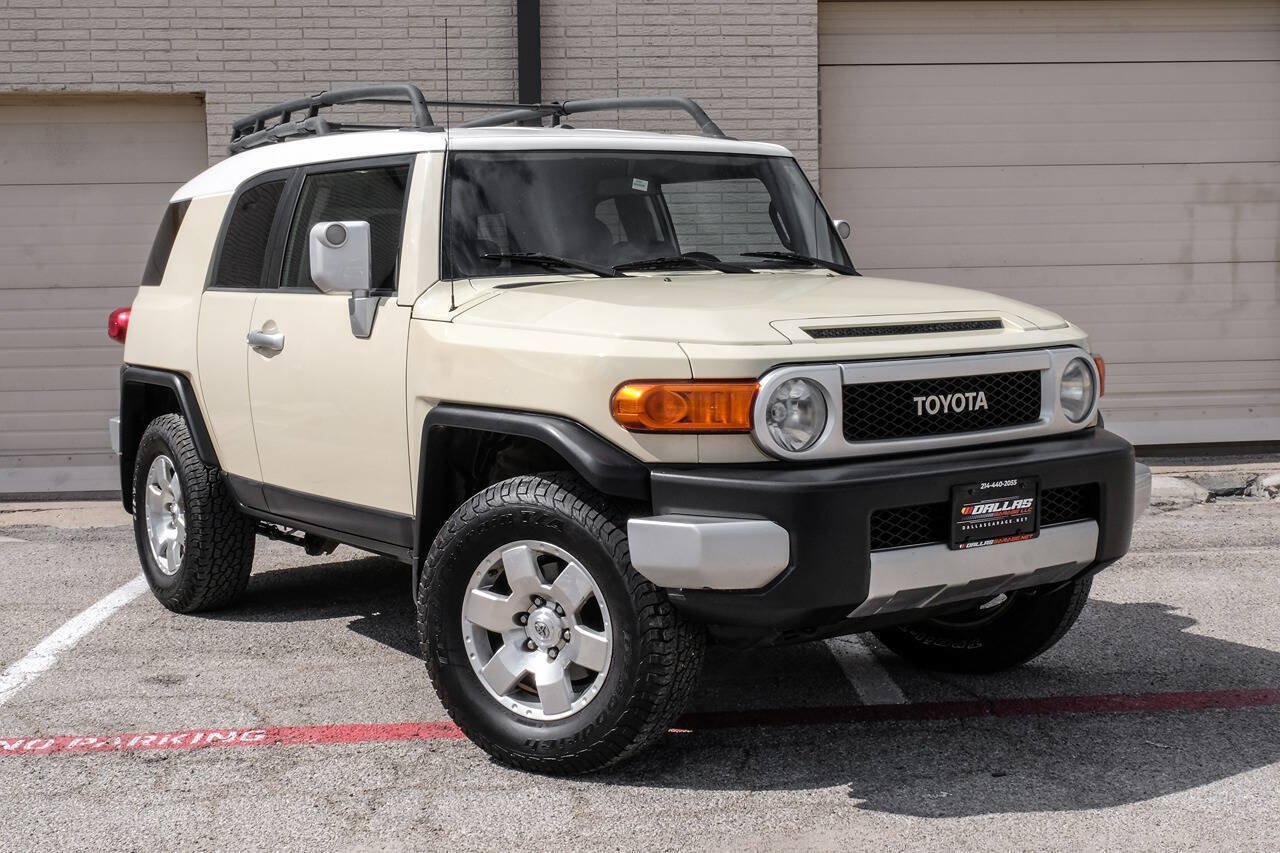 Used 2008 Toyota FJ Cruiser 2WD w/ Upgrade Pkg 2 image 8