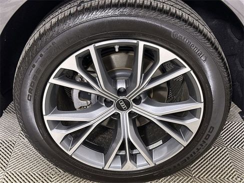 Used 2024 Audi Q8 Premium Plus image 34