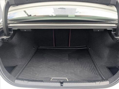 Used 2025 BMW i5 eDrive40i w/ Premium Package image 6