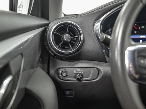 Used 2023 Chevrolet Blazer LT image 18