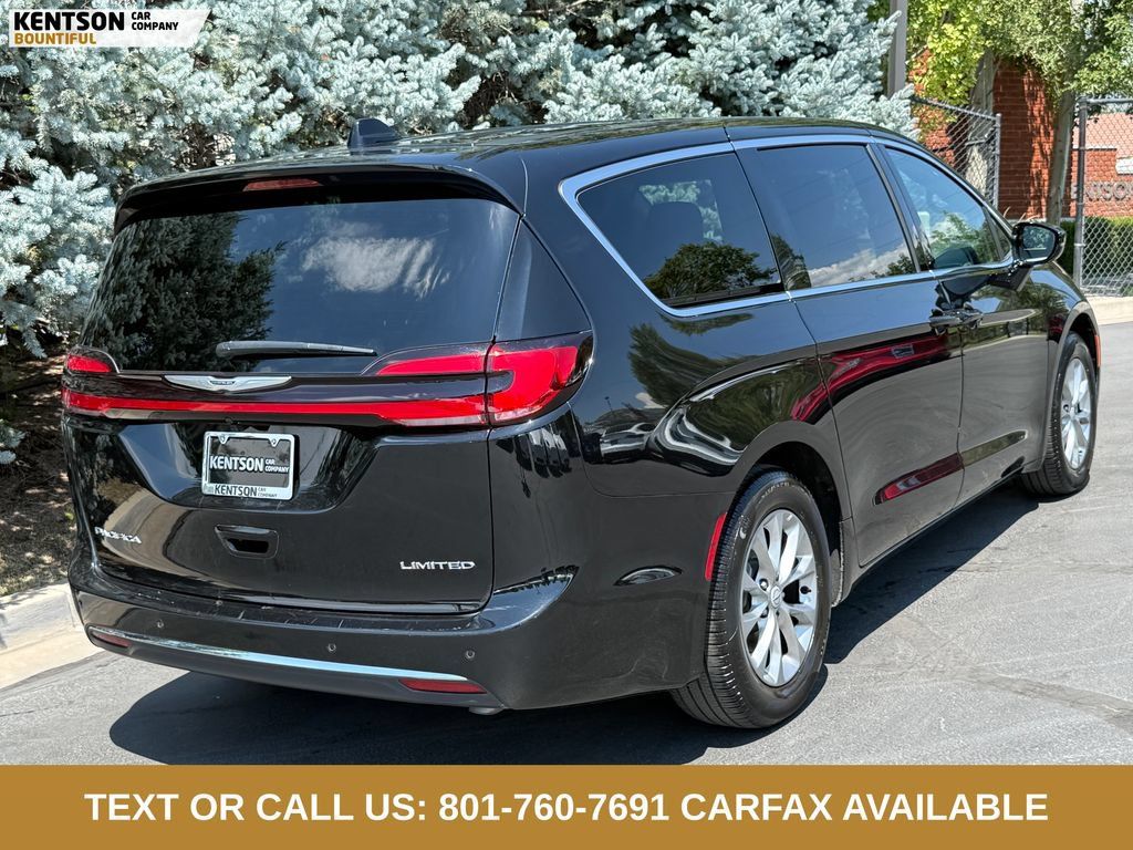 Used 2026 Chrysler Pacifica Limited FWD image 8
