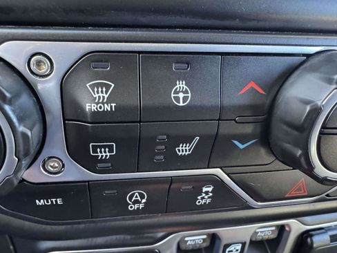 Used 2019 Jeep Wrangler Unlimited Rubicon w/ Dual Top Group image 23