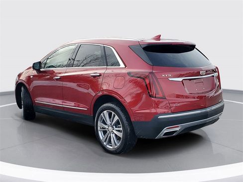 Used 2023 Cadillac XT5 Premium Luxury w/ LPO, Floor Liner Package image 4