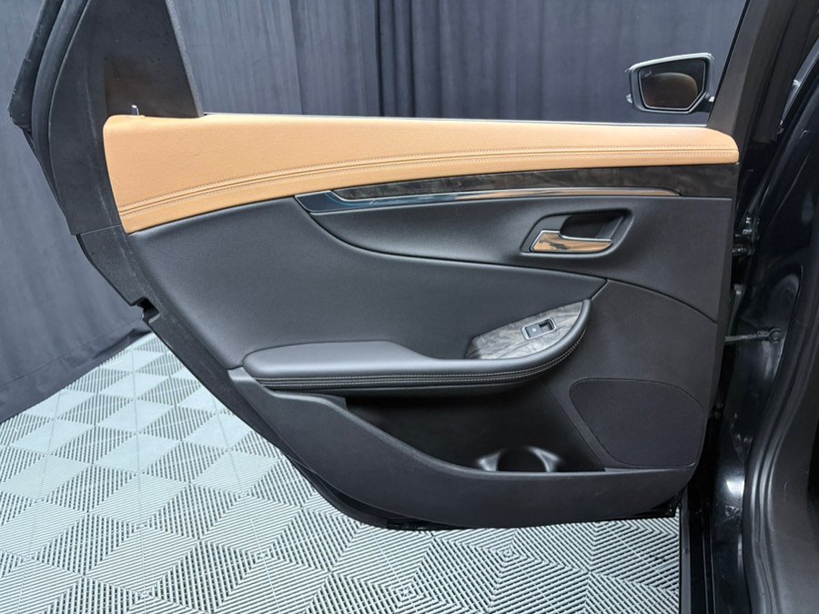 Used 2015 Chevrolet Impala LTZ FWD image 25