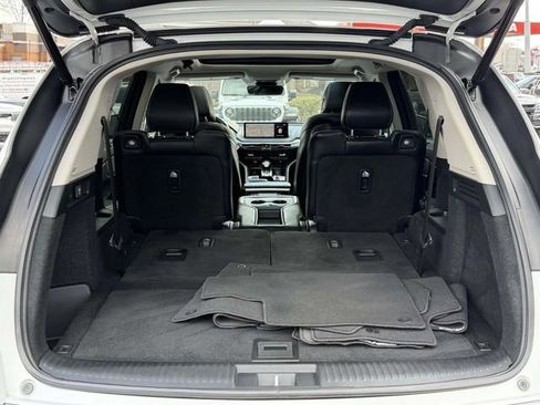 Used 2023 Acura MDX SH-AWD w/ Technology Package image 9