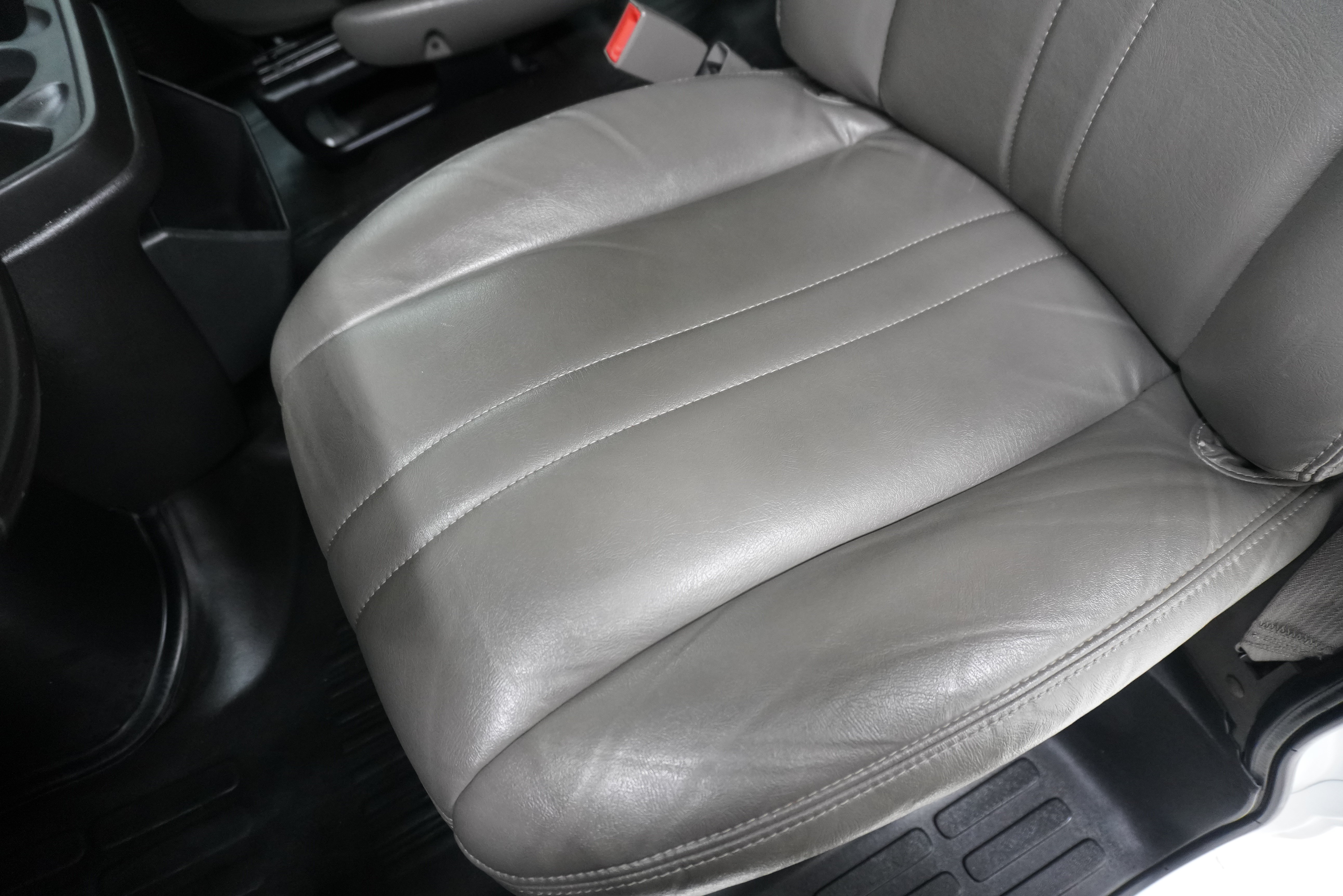 Used 2022 Chevrolet Express 3500 LS RWD image 9