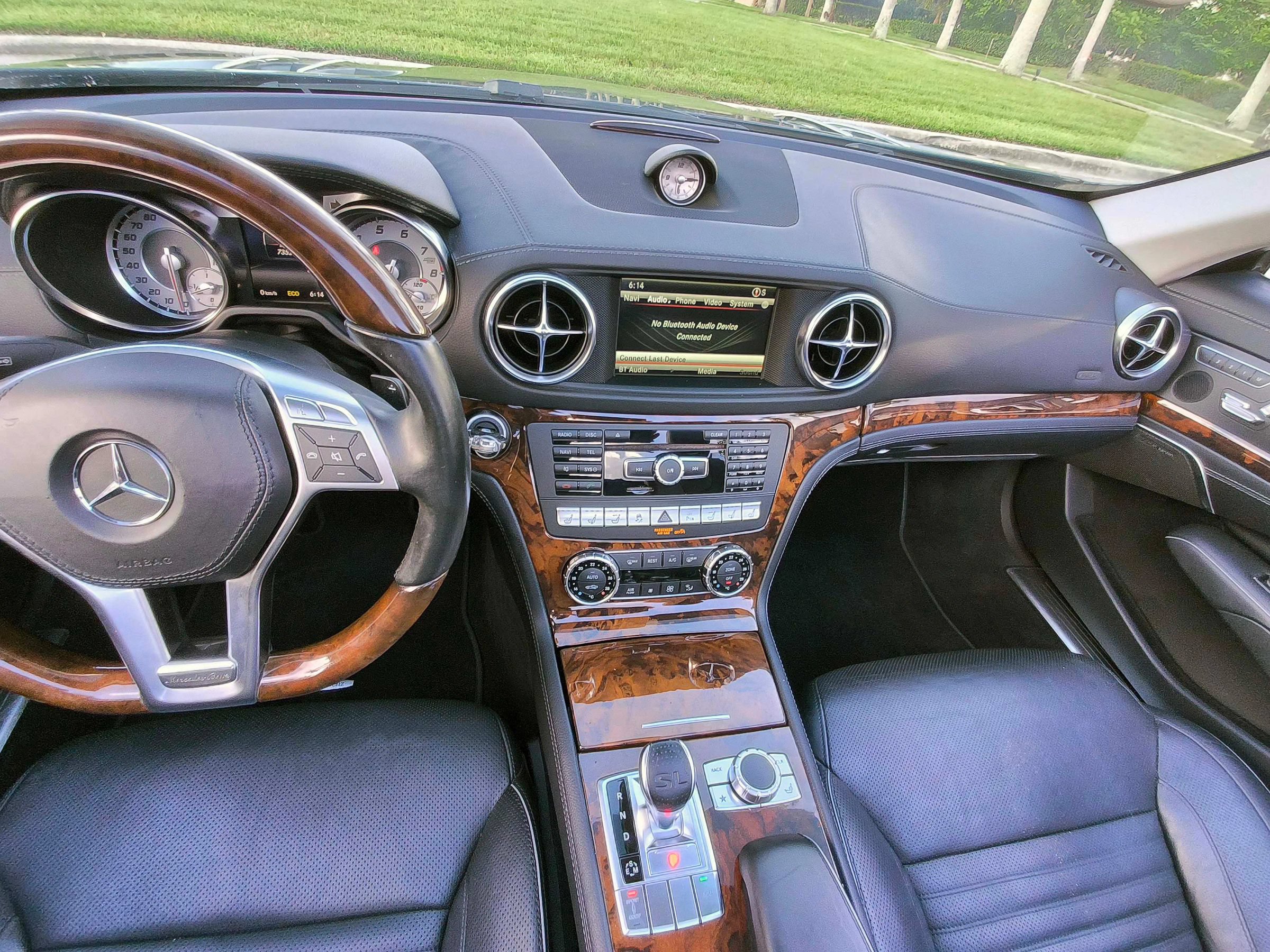 Used 2014 Mercedes-Benz SL 550 image 8