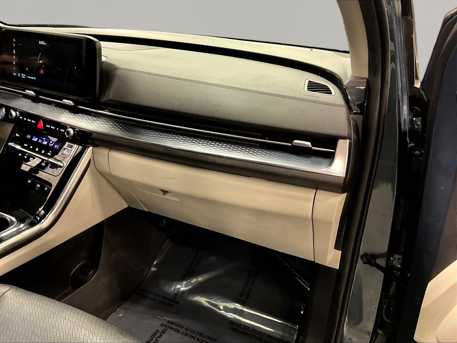 Used 2024 Kia Carnival SX Prestige FWD image 27
