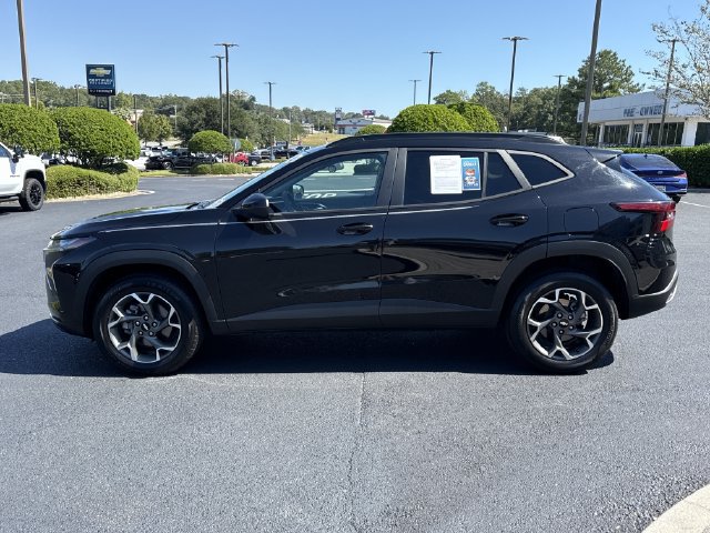 Used 2024 Chevrolet Trax LT FWD image 6