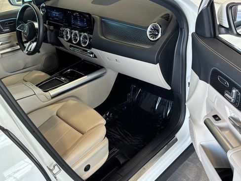Used 2025 Mercedes-Benz GLA 250 4MATIC w/ Winter Package image 36