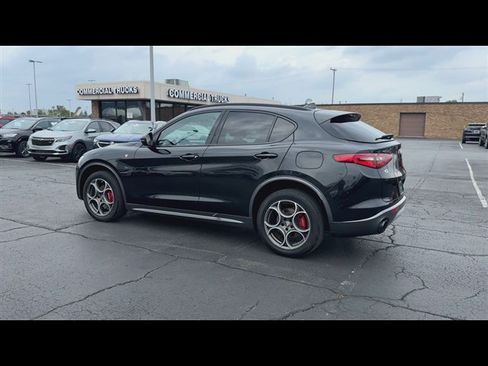 Used 2023 Alfa Romeo Stelvio Ti AWD/4WD image 6