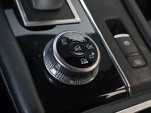 Used 2024 Mitsubishi Outlander SE image 18