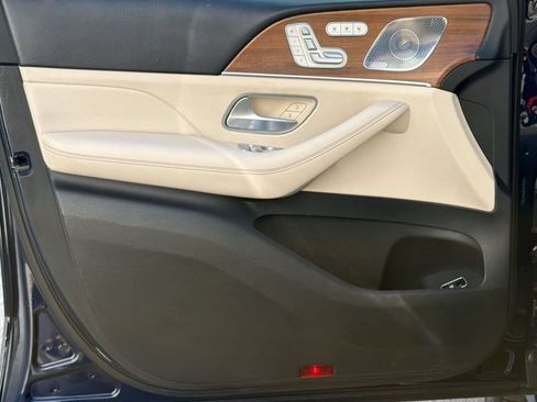 Used 2022 Mercedes-Benz GLS 450 4MATIC image 13