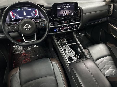 Used 2024 Nissan Pathfinder Platinum image 13