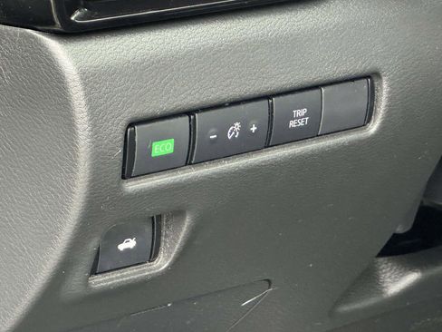 Used 2021 Nissan Sentra SR w/ Electronics Package image 7