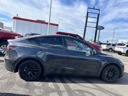 Used 2024 Tesla Model Y Long Range AWD/4WD image 5