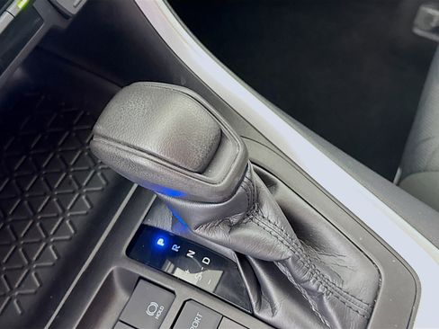 Used 2021 Toyota RAV4 XLE image 20