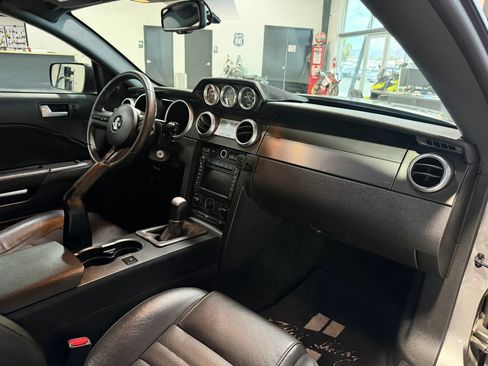 Used 2008 Ford Mustang Shelby GT500 RWD image 26
