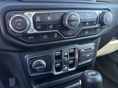 Certified 2023 Jeep Wrangler Unlimited w/ Cold Weather Group AWD/4WD image 19