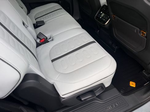 Used 2023 Rivian R1S Adventure AWD/4WD image 44