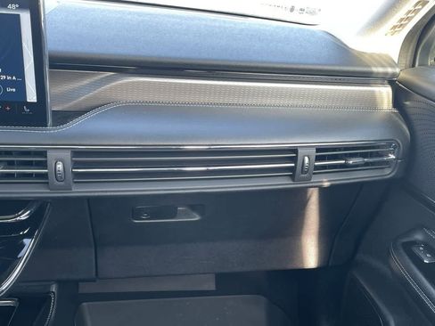 Used 2023 Lincoln Corsair Reserve w/ Equipment Group 201A image 16