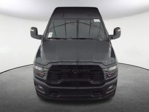 Used 2025 RAM 2500 Big Horn AWD/4WD image 2