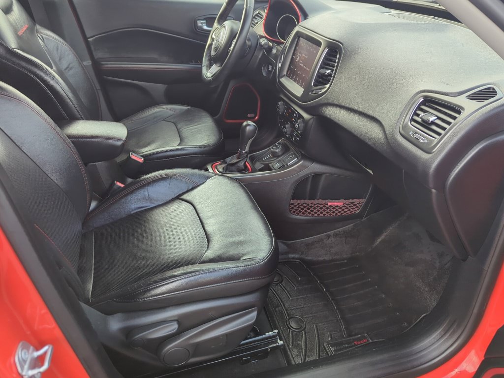 Used 2017 Jeep Compass Trailhawk w/ Leather Interior Group AWD/4WD image 38