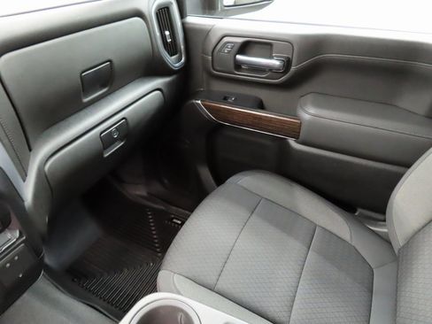 Used 2022 GMC Sierra 2500 SLE w/ SLE Value Package; image 19