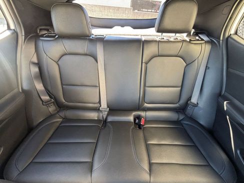 Used 2025 Buick Envista Sport Touring image 38