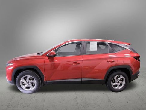 Used 2023 Hyundai Tucson SE image 2