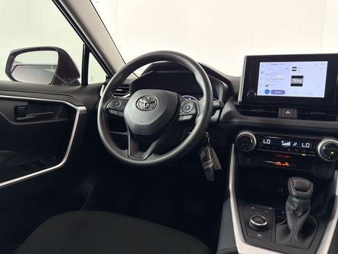 Used 2025 Toyota RAV4 LE AWD/4WD image 26