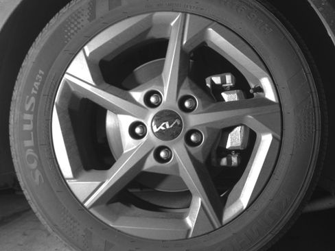 Used 2025 Kia K4 LXS image 13