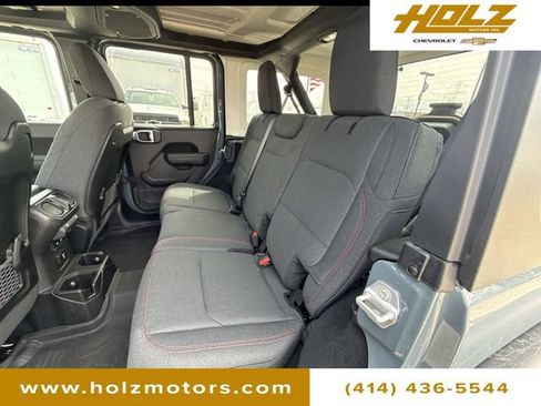 Used 2026 Jeep Wrangler Unlimited Rubicon AWD/4WD image 27