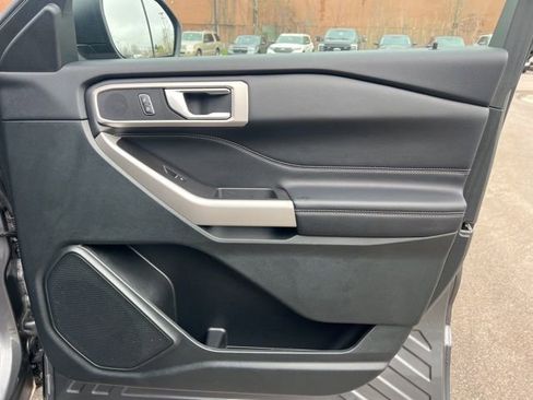 Used 2024 Ford Explorer XLT w/ Equipment Group 202A image 11