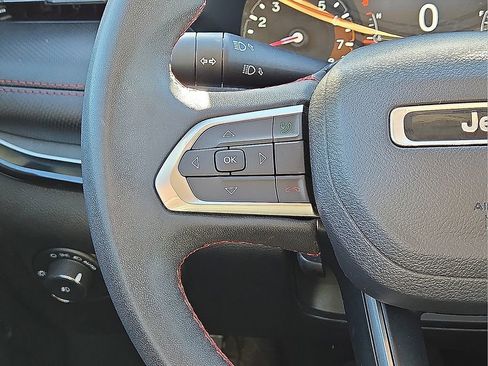 Used 2022 Jeep Compass Trailhawk image 20