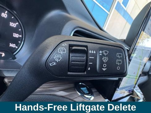 Used 2022 Ford Explorer Limited w/ Limited Technology Package AWD/4WD image 13