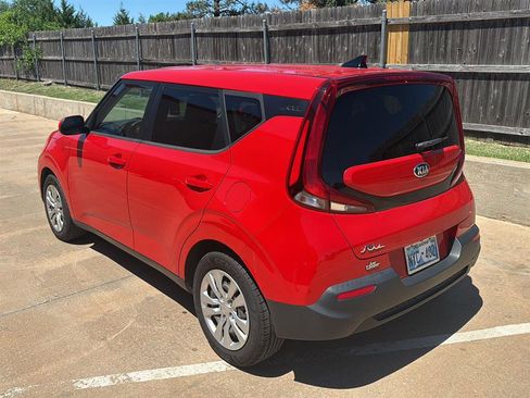 Used 2021 Kia Soul LX FWD image 10