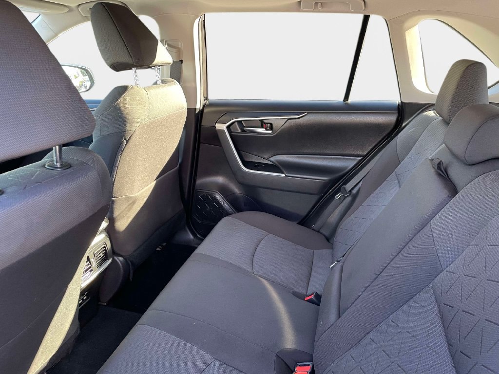 Used 2021 Toyota RAV4 XLE w/ Convenience Package AWD/4WD image 16