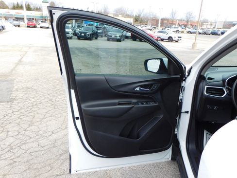 Used 2018 Chevrolet Equinox LT image 12