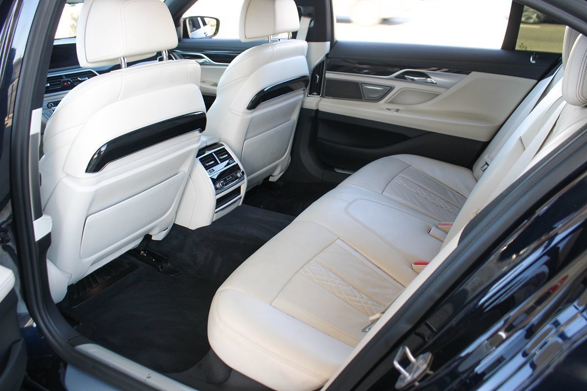 Used 2019 BMW 750i RWD image 17